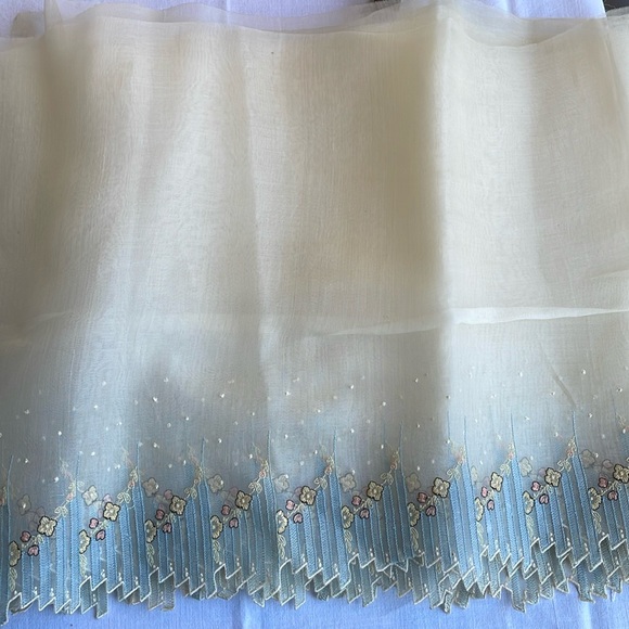 Antique (ca1920s/1930s) organdy hem fabric, sheer w/floral & striped embroidery - Picture 3 of 7